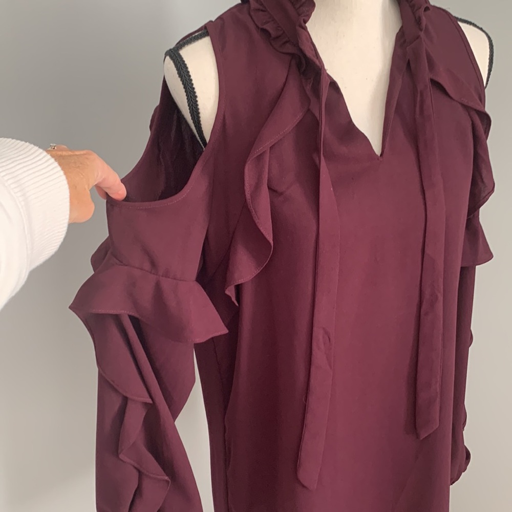 Dress ruffle detail cold shoulder